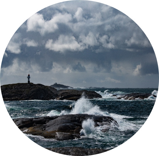Waves crushing onto rocks